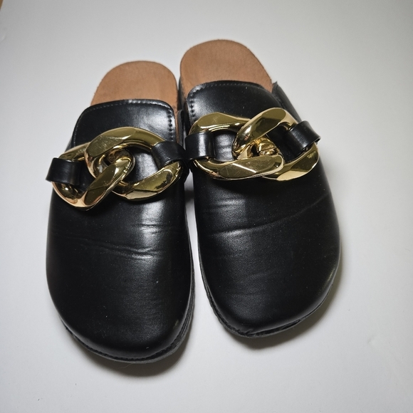 Elegant Black Mules with Gold Chain Accent Size 6 - Picture 2 of 11